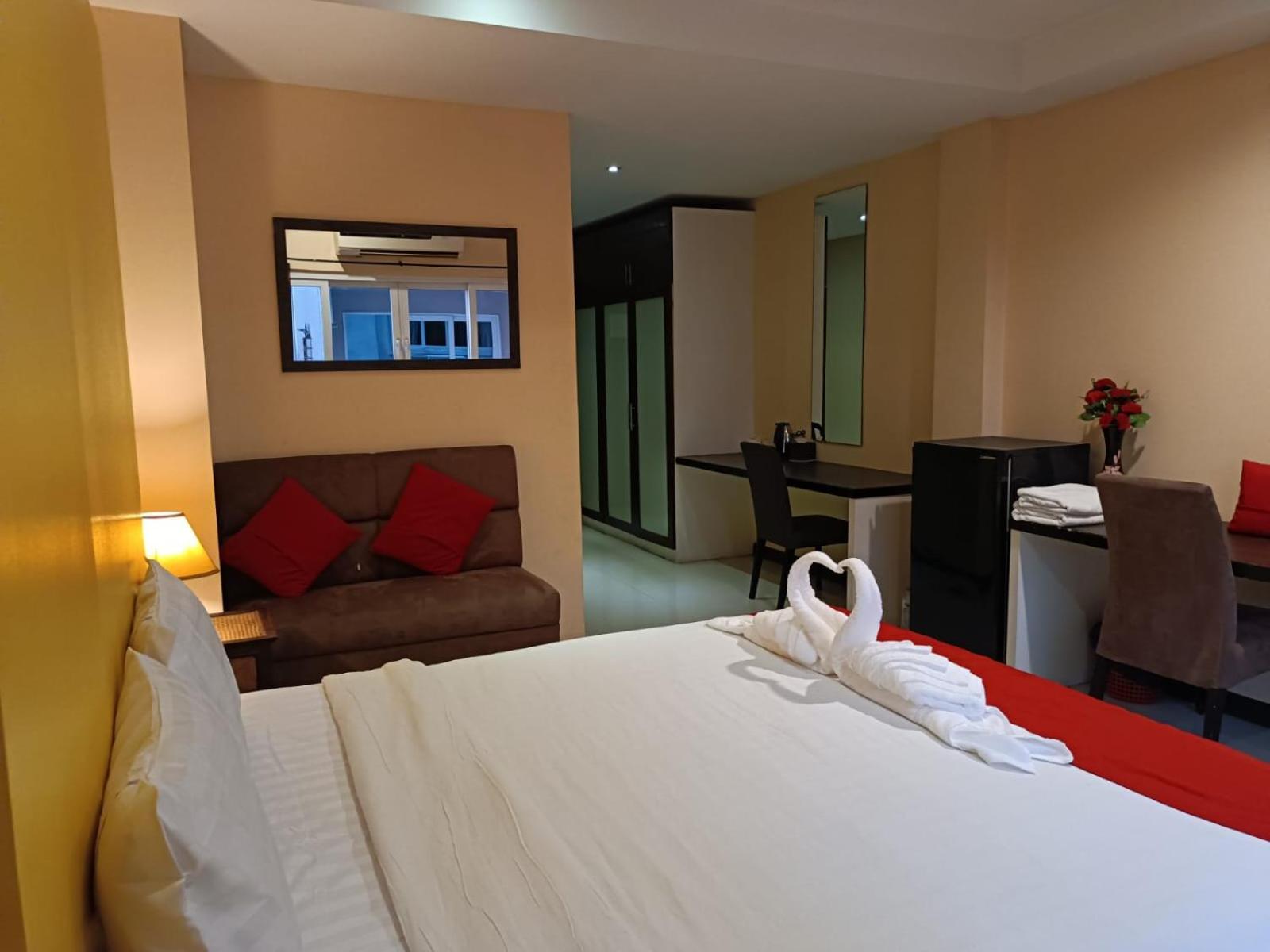 Aura Inn Rooms باتايا المظهر الخارجي الصورة